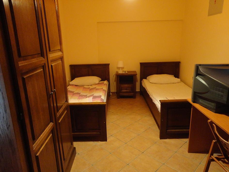 Prenociste "Magnus" Bed & Breakfast Slavonski Brod Exterior photo