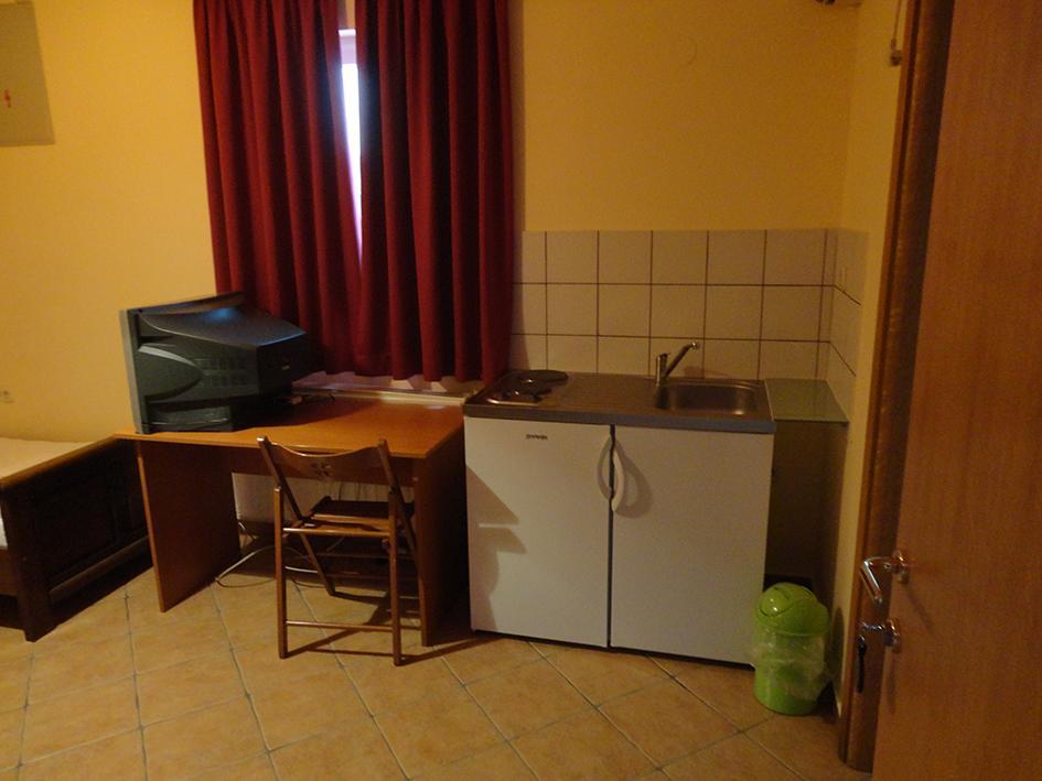 Prenociste "Magnus" Bed & Breakfast Slavonski Brod Exterior photo