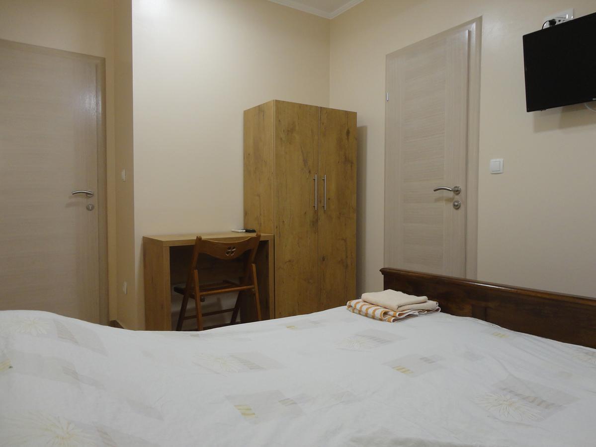 Prenociste "Magnus" Bed & Breakfast Slavonski Brod Exterior photo