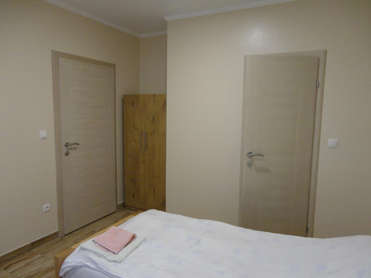 Prenociste "Magnus" Bed & Breakfast Slavonski Brod Exterior photo