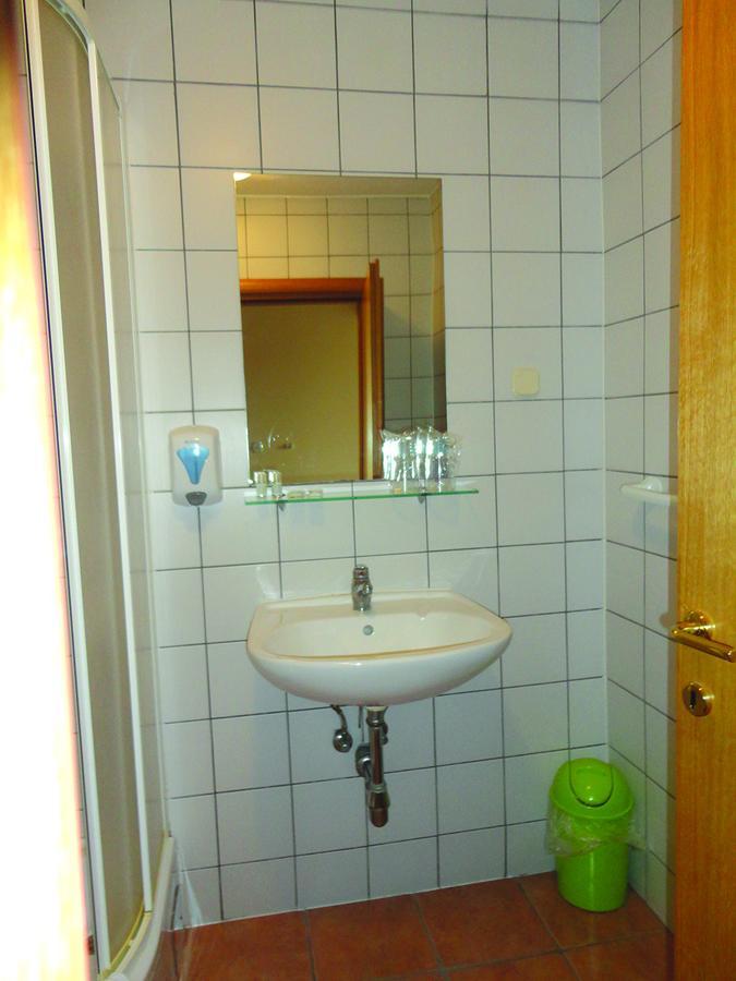 Prenociste "Magnus" Bed & Breakfast Slavonski Brod Exterior photo