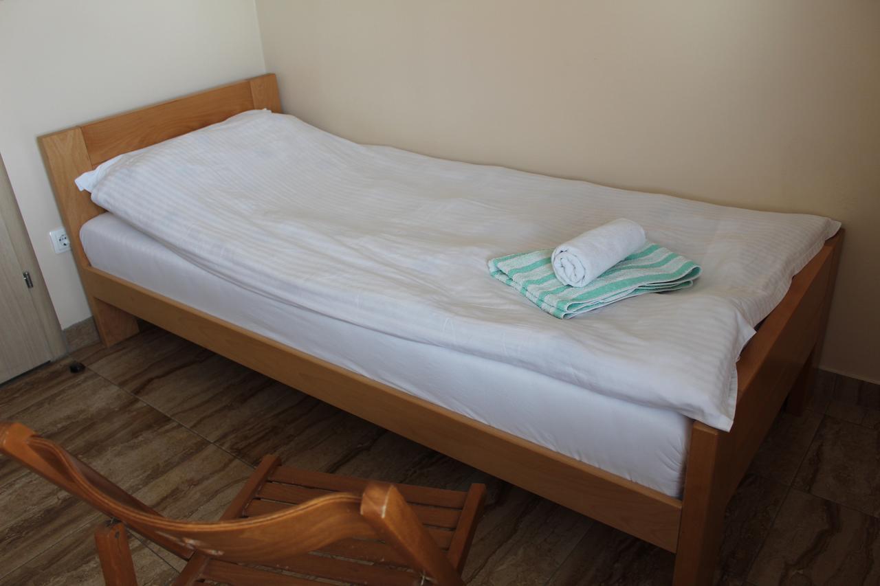 Prenociste "Magnus" Bed & Breakfast Slavonski Brod Exterior photo